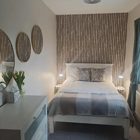 Rose Meadow Holiday home